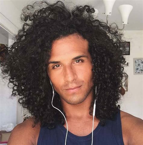 Top 30 Cortes para Homens com Cabelo Cacheado.